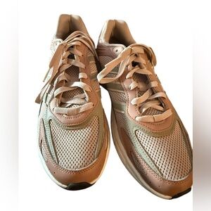 adidas women’s running sneakers • size 9.5 • Cloudfoam • neutral